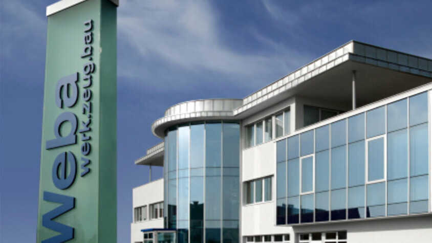 weba Werkzeugbau - Best Practice & Synergien WEBA Werkzeugbau Außenaufnahme des Headquarters in Dietach